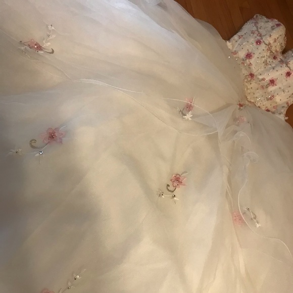 pink/white off-shoulder quinceanera ball dress - Picture 13 of 16